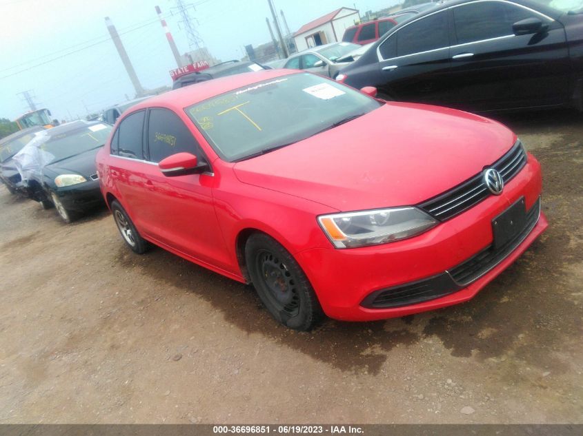 2013 VOLKSWAGEN JETTA SEDAN SE - 3VWDP7AJ3DM417559