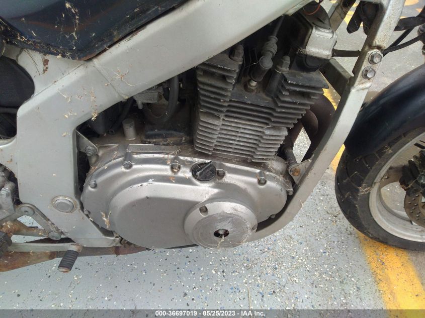 2001 SUZUKI GS500 - JS1GM51A312100505