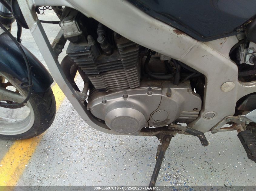 2001 SUZUKI GS500 - JS1GM51A312100505