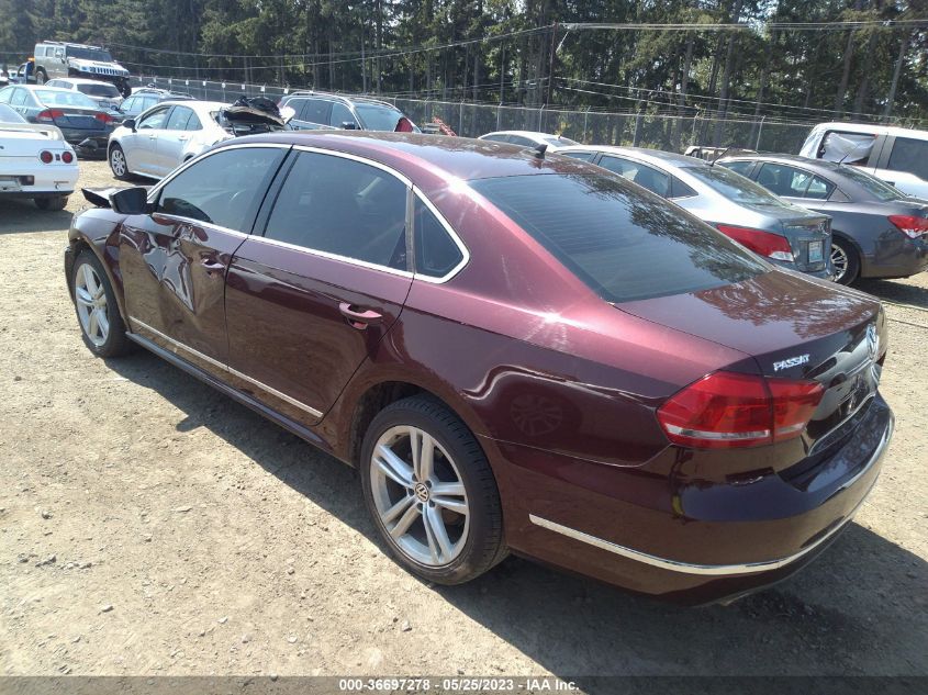 2014 VOLKSWAGEN PASSAT TDI SE W/SUNROOF & NAV - 1VWBN7A3XEC002689