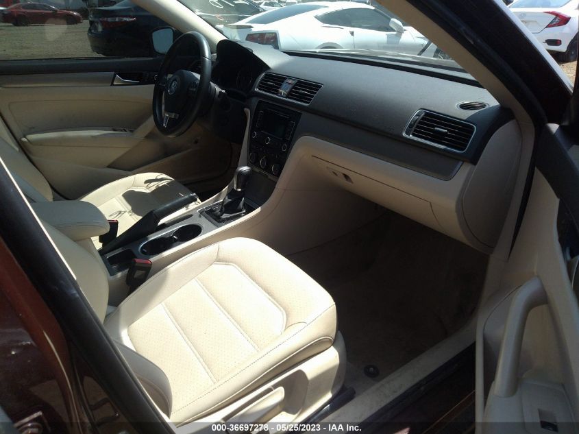 2014 VOLKSWAGEN PASSAT TDI SE W/SUNROOF & NAV - 1VWBN7A3XEC002689