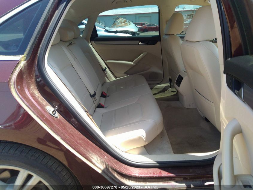 2014 VOLKSWAGEN PASSAT TDI SE W/SUNROOF & NAV - 1VWBN7A3XEC002689