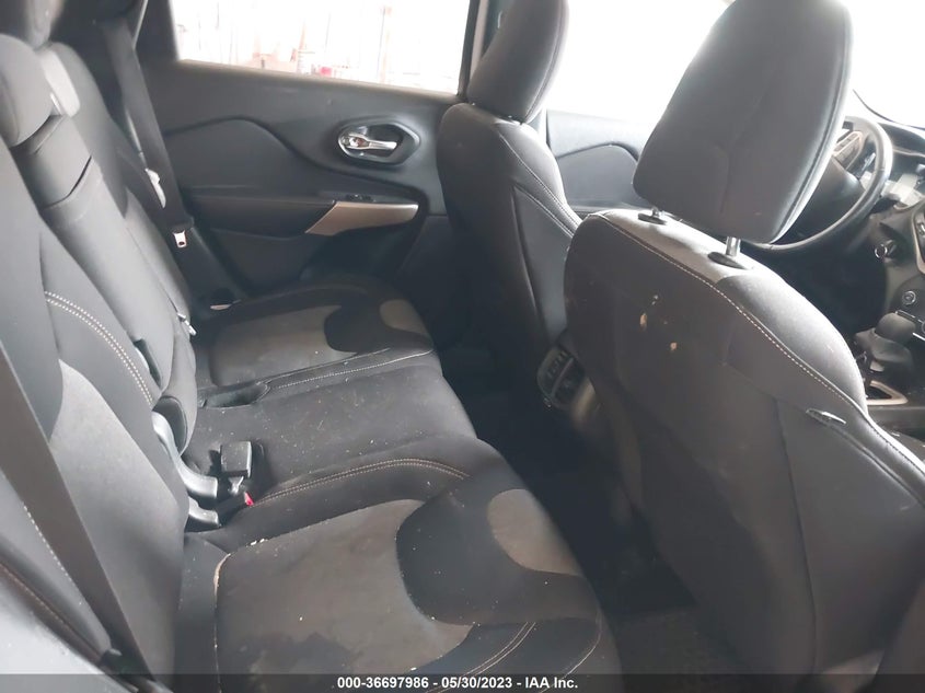 VIN 1C4PJMCX9JD529744 2018 JEEP CHEROKEE LATITUDE