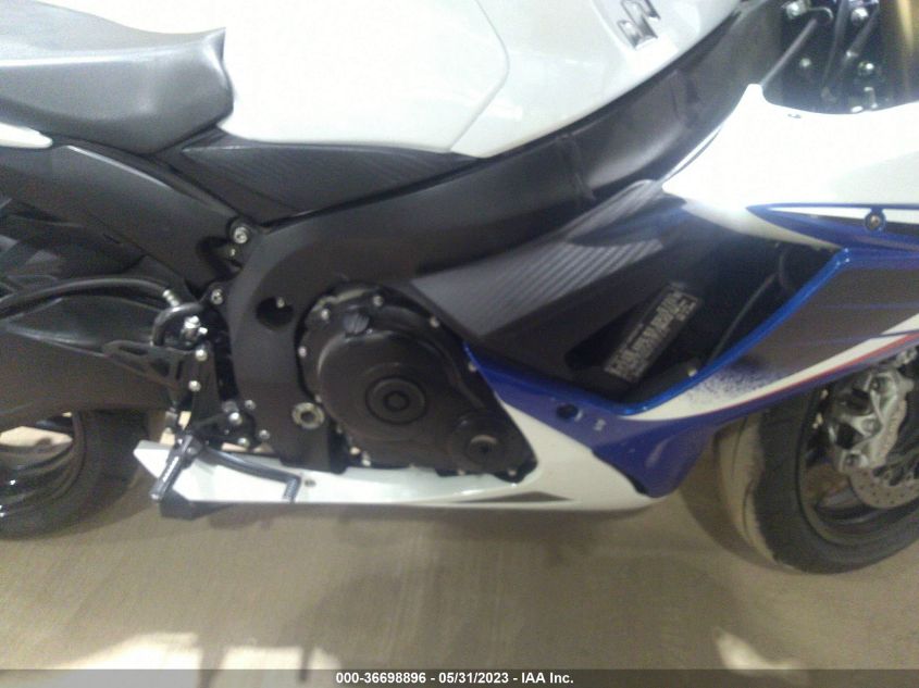 2015 SUZUKI GSX-R750 - JS1GR7MA0F2101675