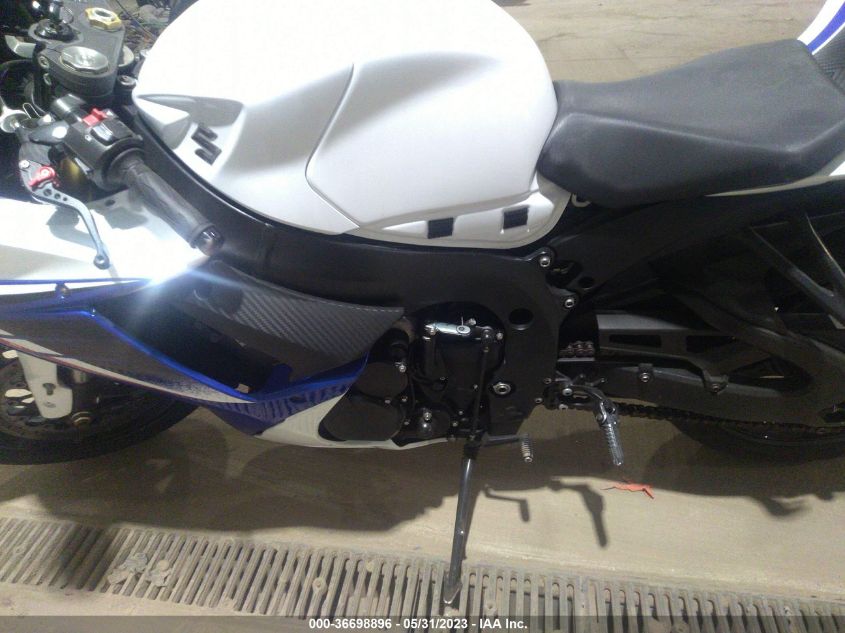 2015 SUZUKI GSX-R750 - JS1GR7MA0F2101675