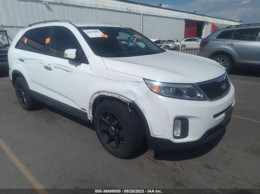 2015 KIA SORENTO LX - 5XYKTCA66FG561360