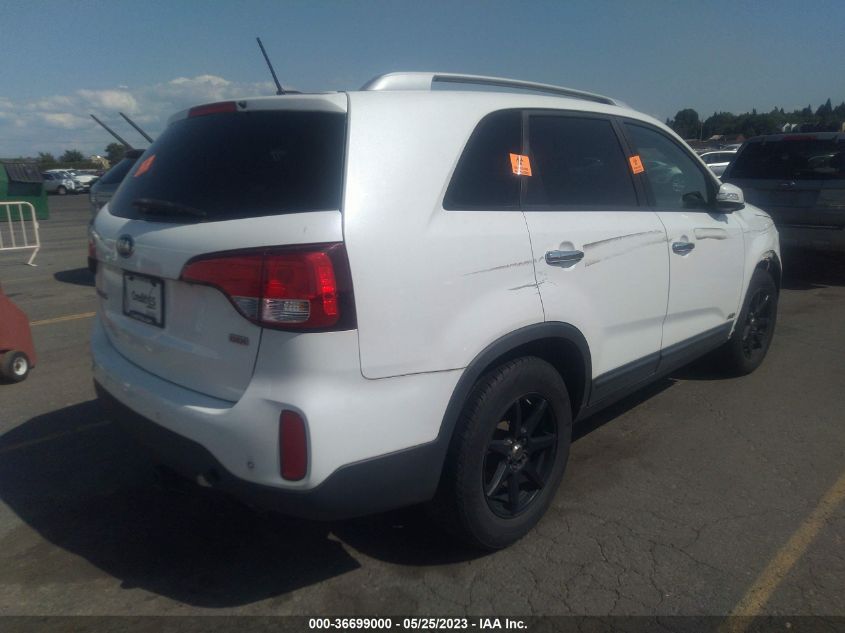 2015 KIA SORENTO LX - 5XYKTCA66FG561360