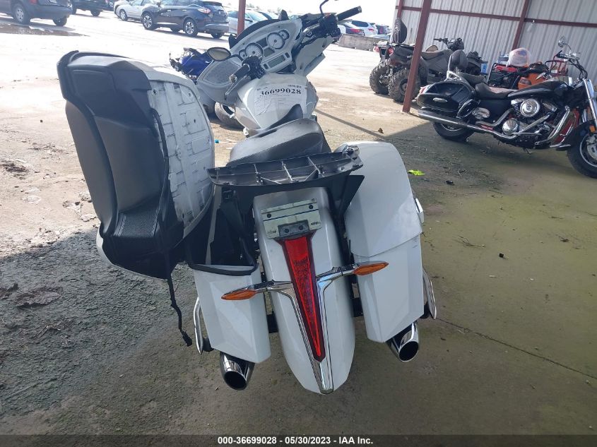 2011 VICTORY MOTORCYCLES CROSS COUNTRY STANDARD - 5VPDB36N8B3006812
