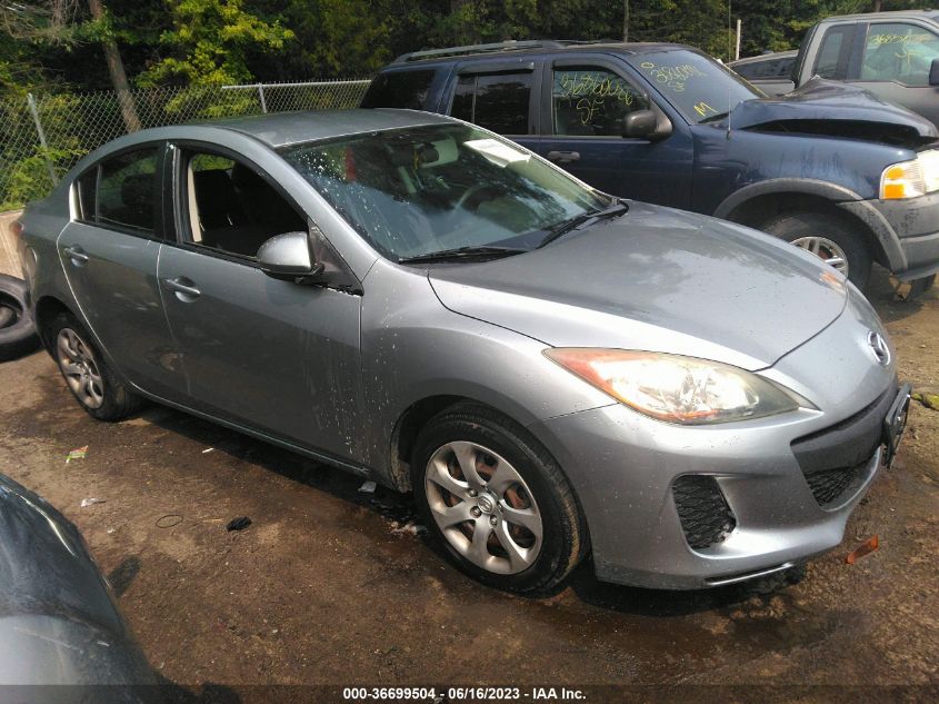 2013 MAZDA MAZDA3 I SV - JM1BL1TG0D1843582