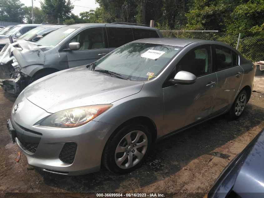 2013 MAZDA MAZDA3 I SV - JM1BL1TG0D1843582