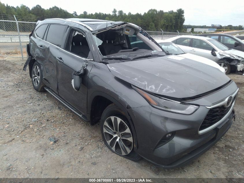 2021 TOYOTA HIGHLANDER XLE - 5TDHZRBH6MS551164