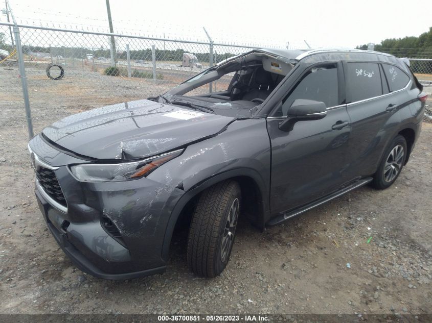 2021 TOYOTA HIGHLANDER XLE - 5TDHZRBH6MS551164