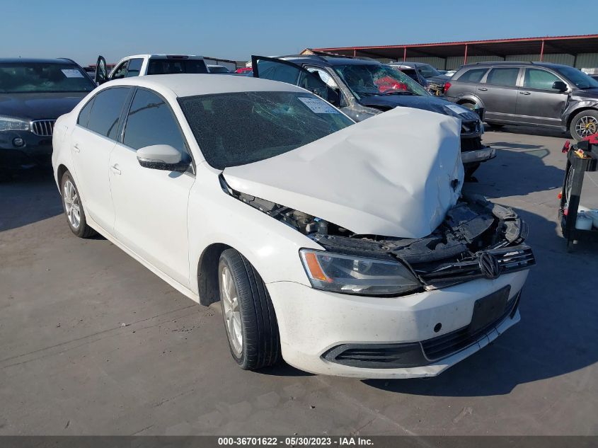 2013 VOLKSWAGEN JETTA SEDAN SE - 3VWDP7AJ8DM407772