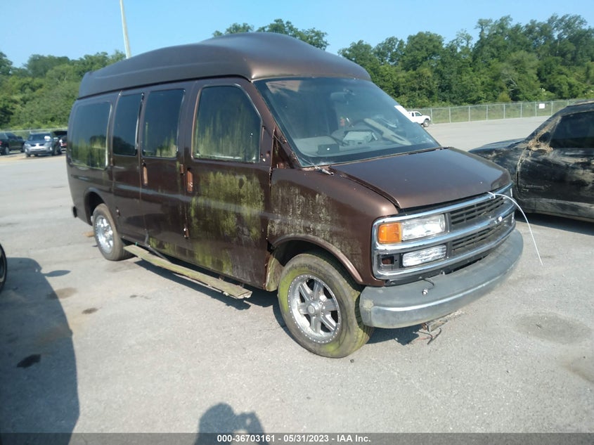 CHEVROLET EXPRESS VAN 2002. Lot# 36703161. VIN 1GBFG15R321128074. Photo 1