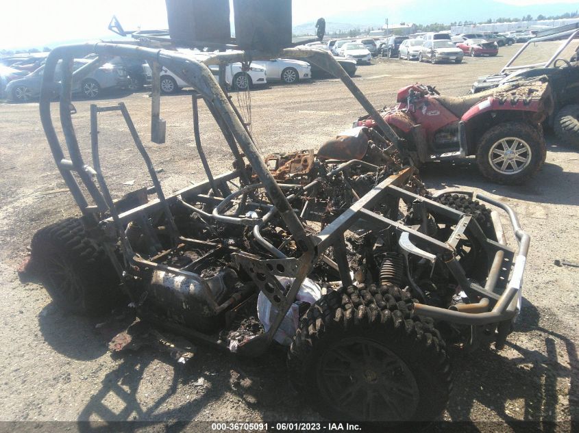 2014 CAN-AM COMMANDER 1000 XT - 3JBKKHP10EJ000301