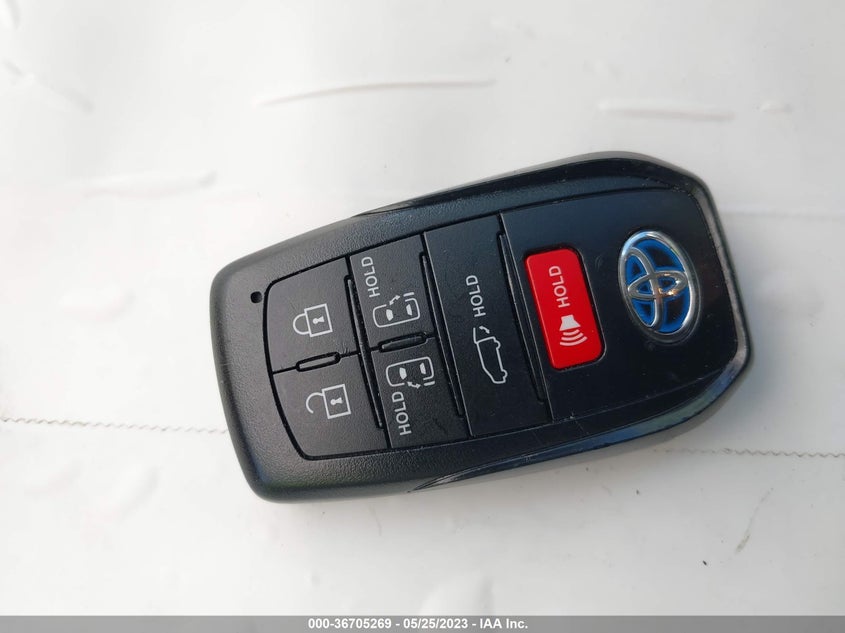 VIN 5TDYRKEC5PS146957 2023 TOYOTA SIENNA XLE