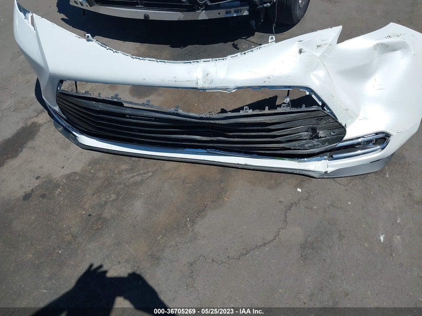 VIN 5TDYRKEC5PS146957 2023 TOYOTA SIENNA XLE