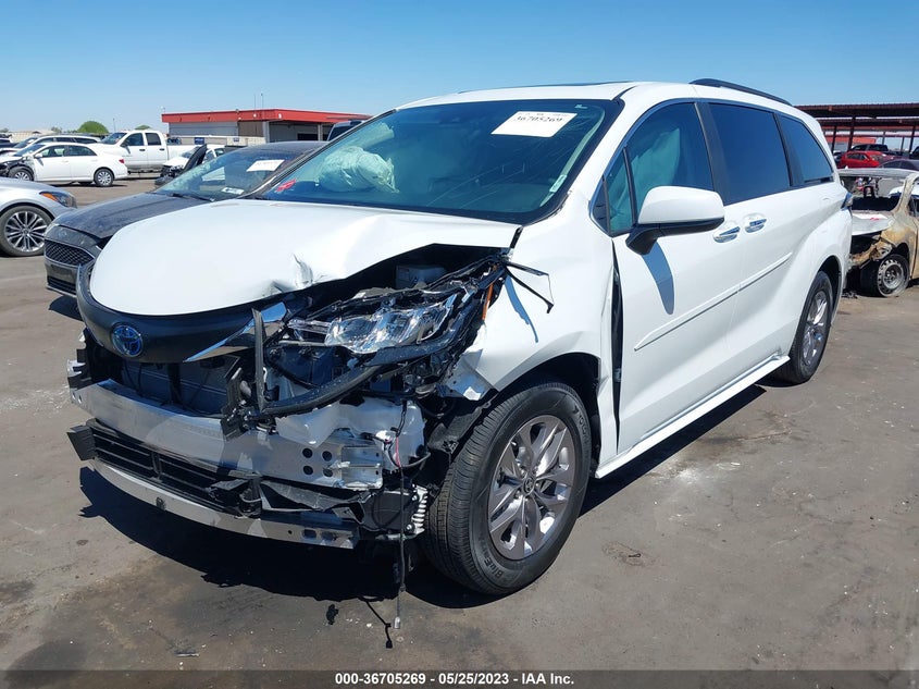 VIN 5TDYRKEC5PS146957 2023 TOYOTA SIENNA XLE