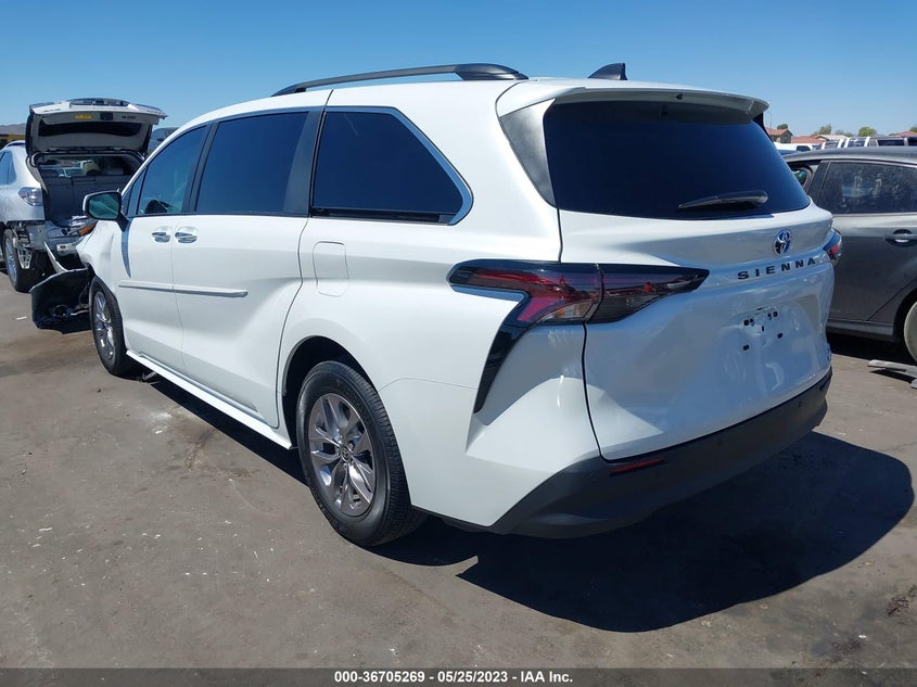 VIN 5TDYRKEC5PS146957 2023 TOYOTA SIENNA XLE