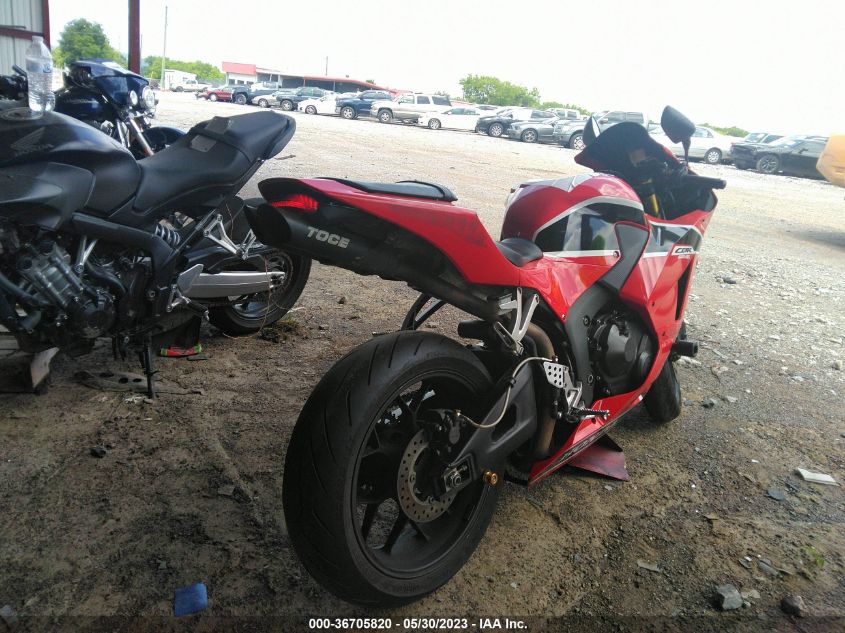 2017 HONDA CBR600 RR - JH2PC40JXHK300030