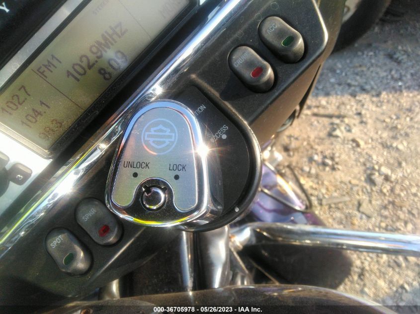 2009 HARLEY-DAVIDSON FLHTCU 1HD1FC4109Y686948