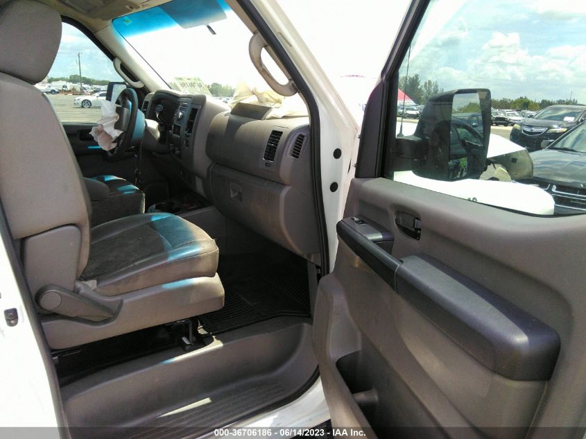 2015 NISSAN NV SV 1N6BF0KL6FN807128