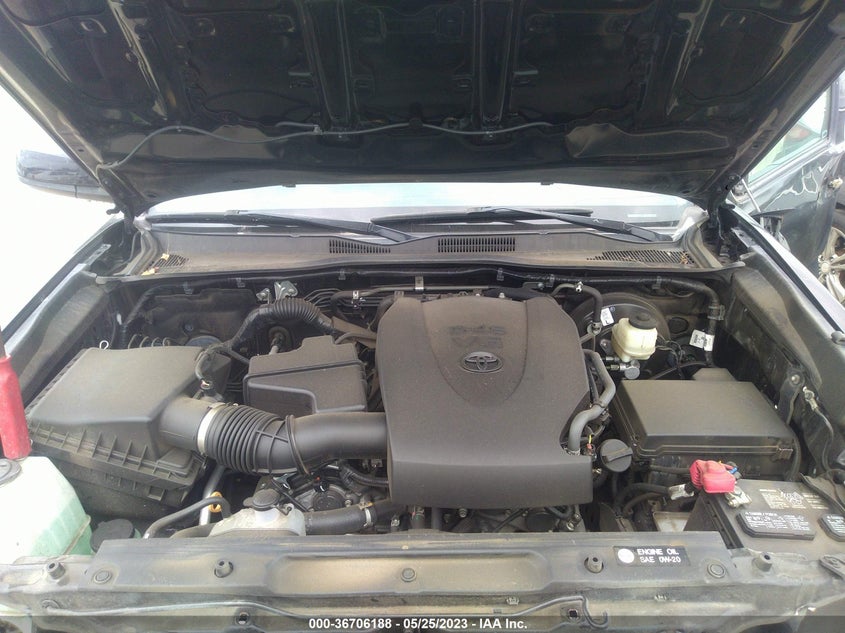 VIN 3TMBZ5DNXJM012947 2018 TOYOTA TACOMA SR5/TRD SPORT