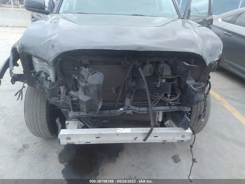 VIN 3TMBZ5DNXJM012947 2018 TOYOTA TACOMA SR5/TRD SPORT