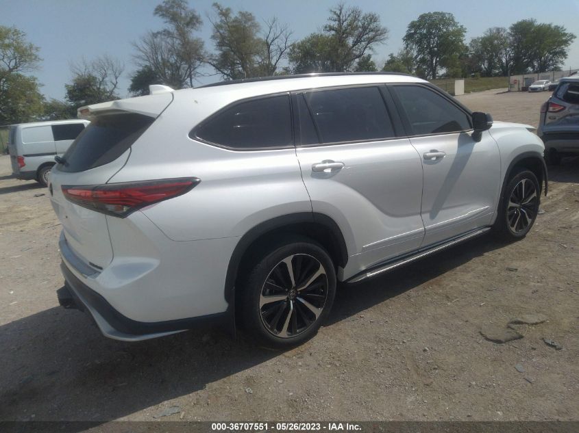 2022 TOYOTA HIGHLANDER XSE - 5TDJZRBHXNS187690