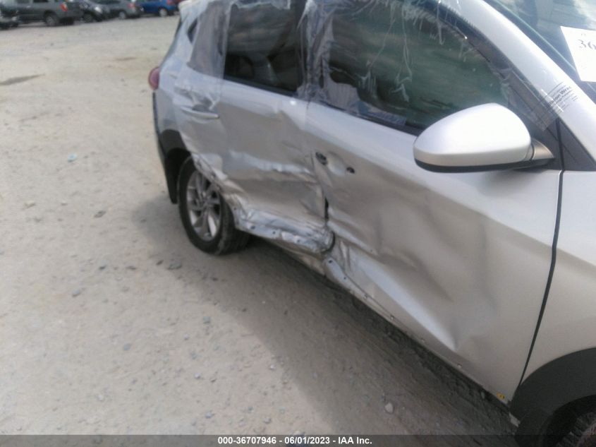 2017 HYUNDAI TUCSON SE - KM8J23A49HU306132