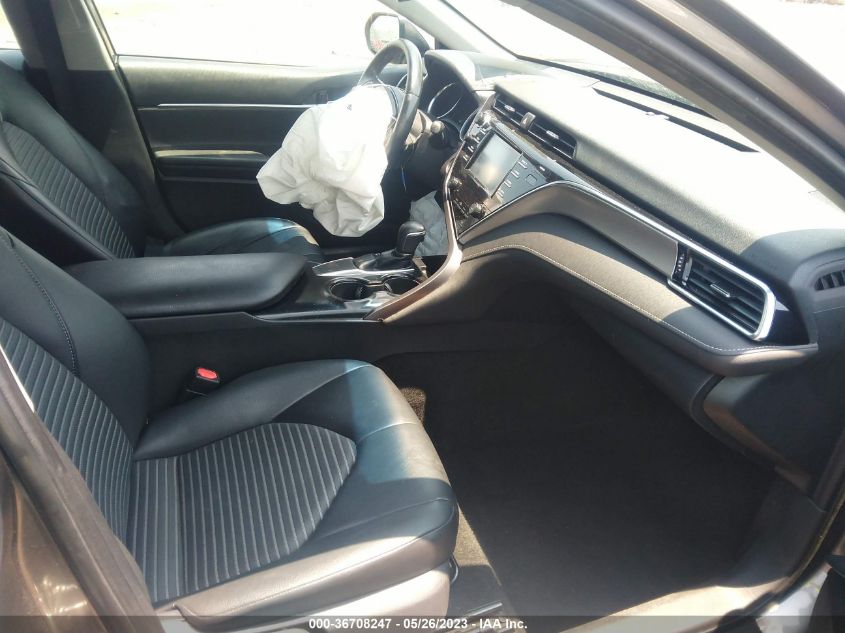 2018 TOYOTA CAMRY SE - 4T1B11HK9JU510886