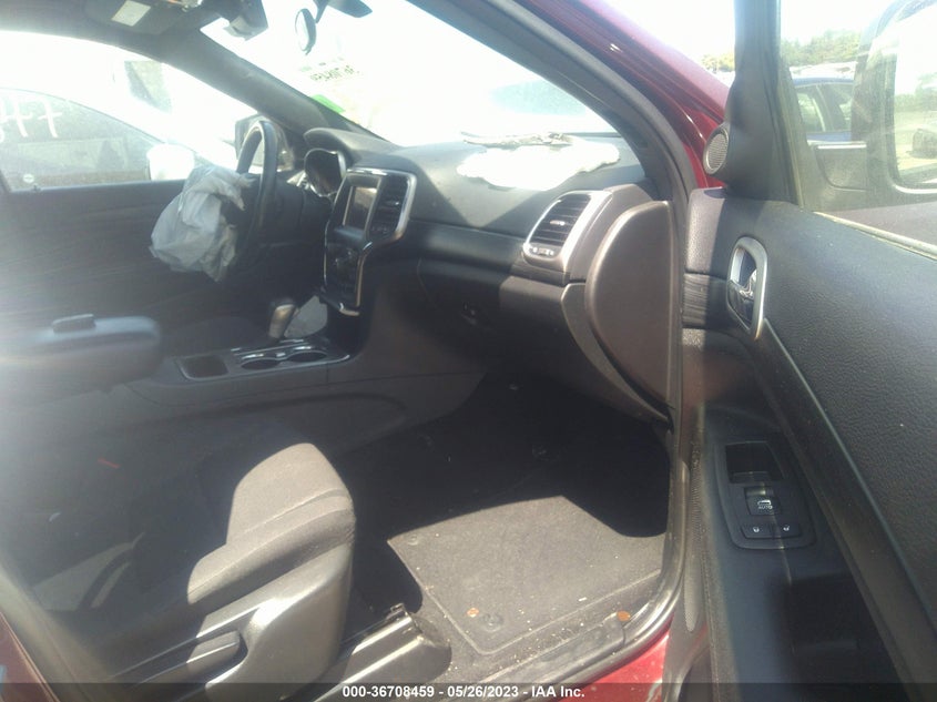 VIN 1C4RJFAG4KC855174 2019 JEEP GRAND CHEROKEE LAREDO E
