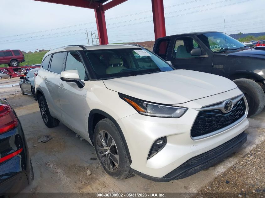 2021 TOYOTA HIGHLANDER XLE - 5TDGZRAH8MS078655