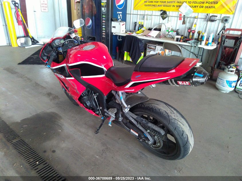 2017 HONDA CBR600 RR - JH2PC40J5HK300114