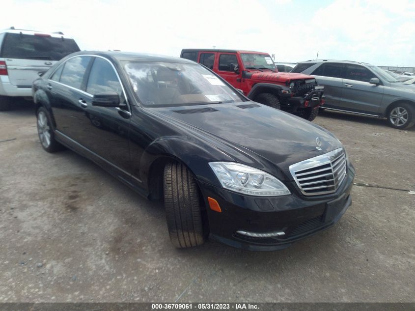 2013 MERCEDES-BENZ S-CLASS S 550 - WDDNG7DB2DA521068
