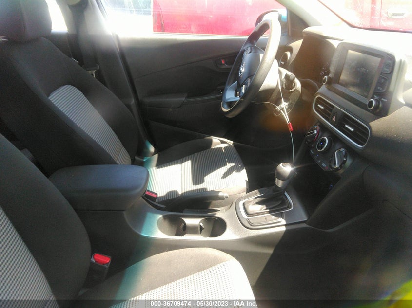 VIN KM8K12AA7LU503686 2020 HYUNDAI KONA SE