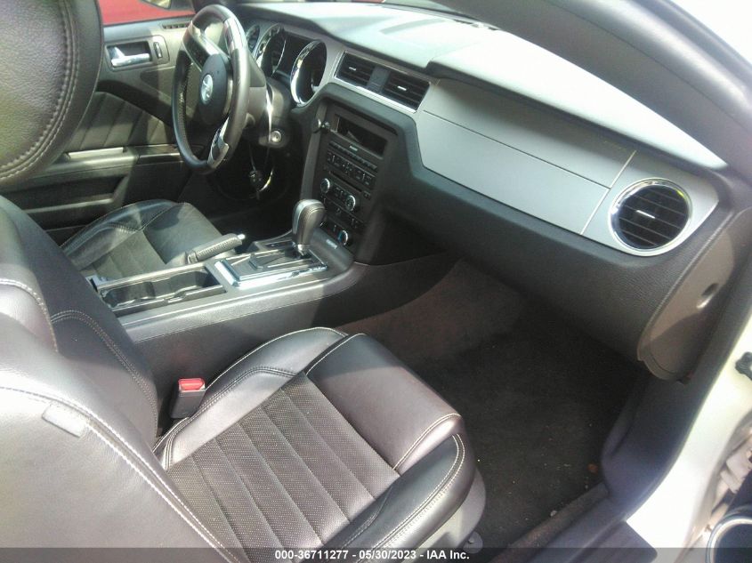 2013 FORD MUSTANG V6 - 1ZVBP8AM2D5270955