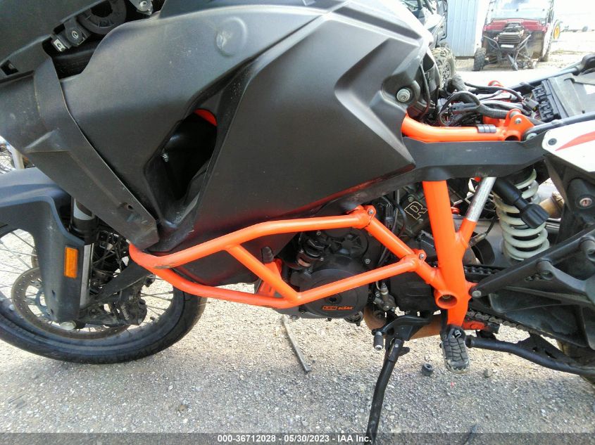 2018 KTM 1290 SUPER ADVENTURE R VBKV59405JM988195