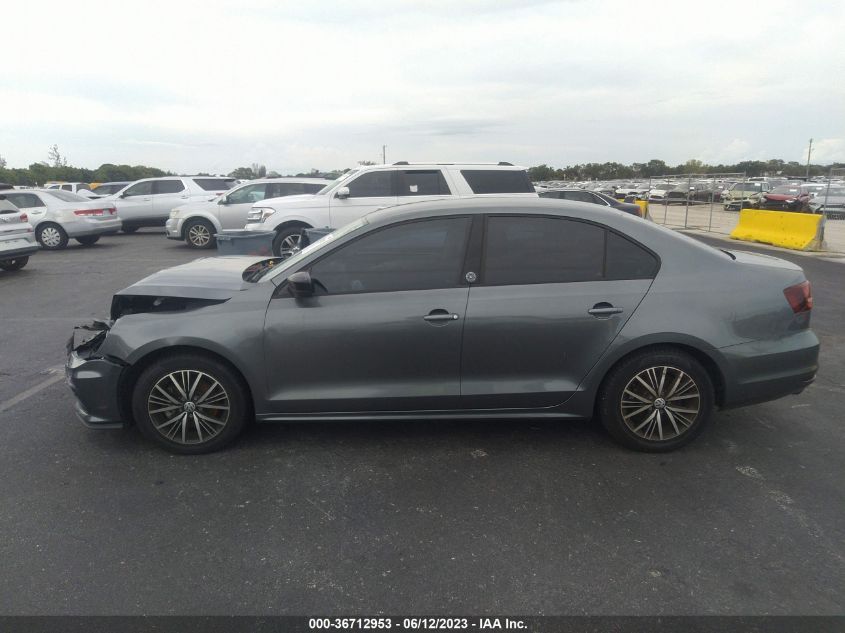2018 VOLKSWAGEN JETTA SE/WOLFSBURG - 3VWDB7AJ4JM211631