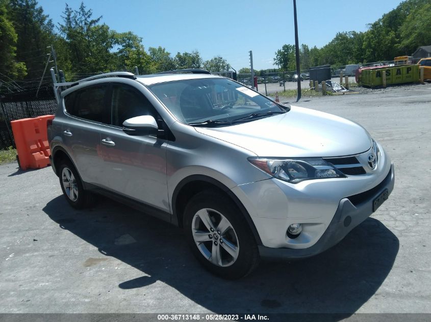 2015 TOYOTA RAV4 XLE - JTMRFREV5FJ046473