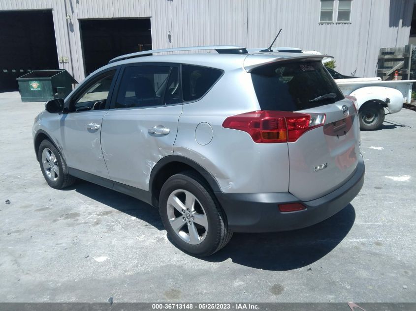 2015 TOYOTA RAV4 XLE - JTMRFREV5FJ046473