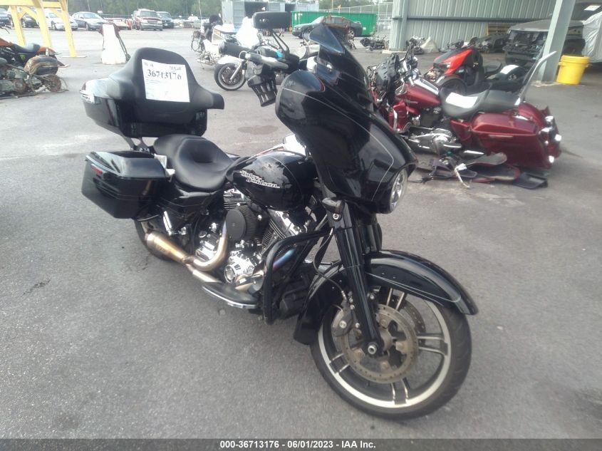 2014 HARLEY-DAVIDSON FLHX STREET GLIDE - 1HD1KBM19EB700512