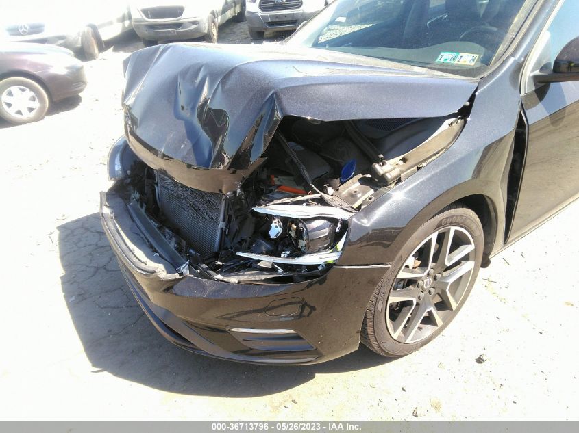 2017 VOLVO S60 DYNAMIC - YV140MTLXH2420163