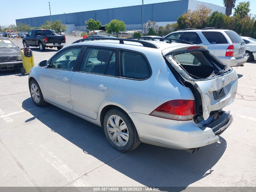 2014 VOLKSWAGEN JETTA SPORTWAGEN S - 3VWPP7AJ7EM602292