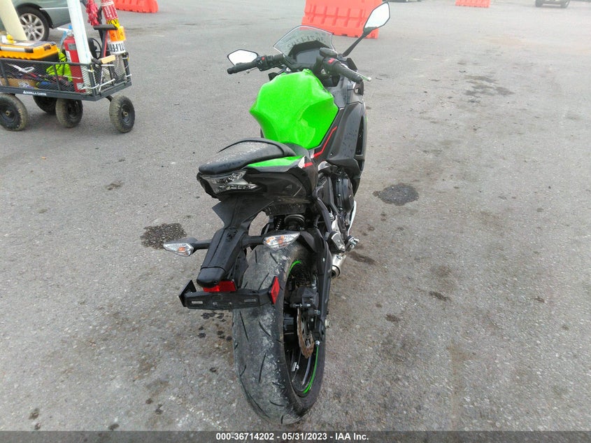 VIN ML5EXEM1XNDA65260 2022 KAWASAKI EX650 M