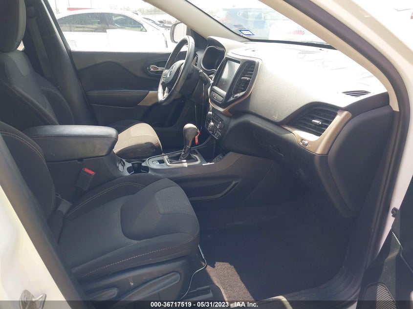 VIN 1C4PJLCB3HW666837 2017 JEEP CHEROKEE LATITUDE