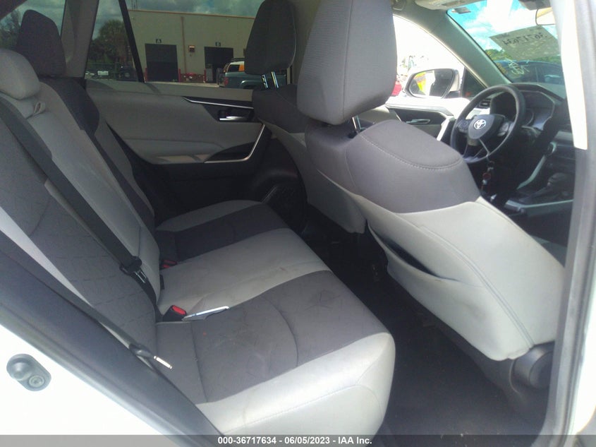 VIN 2T3W1RFV4MW119072 2021 TOYOTA RAV4 XLE