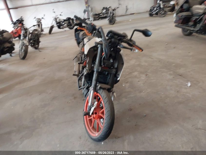 2017 KTM 390 DUKE MD2JPJ403HC241930