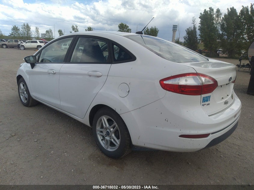 VIN 3FADP4BJ9JM112407 2018 FORD FIESTA SE