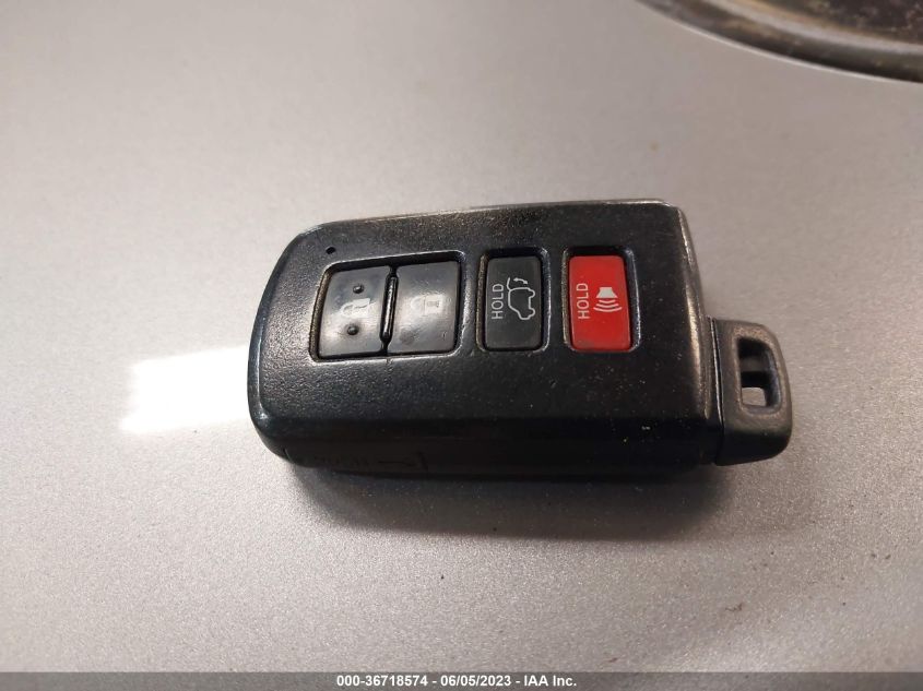 2016 TOYOTA RAV4 XLE - 2T3RFREV8GW431402